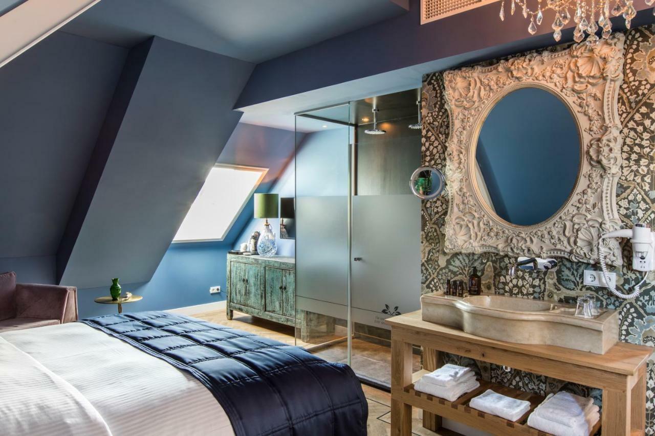 Superior King Suite
